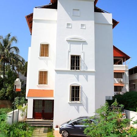 Abad Pepper Route Hotel Kochi Bagian luar foto
