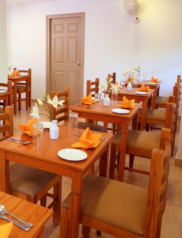 Abad Pepper Route Hotel Kochi Bagian luar foto