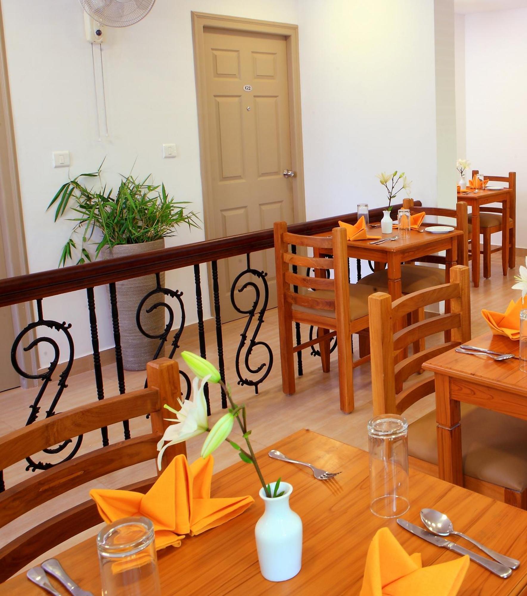 Abad Pepper Route Hotel Kochi Bagian luar foto