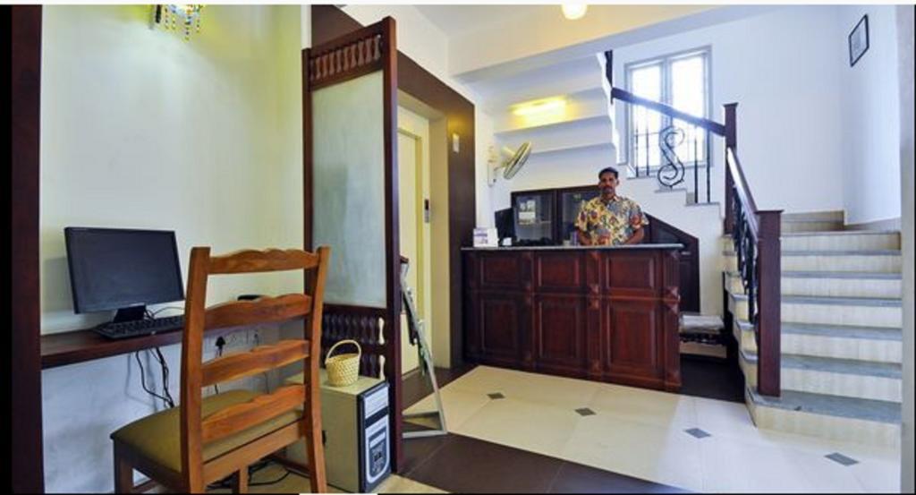 Abad Pepper Route Hotel Kochi Bagian luar foto