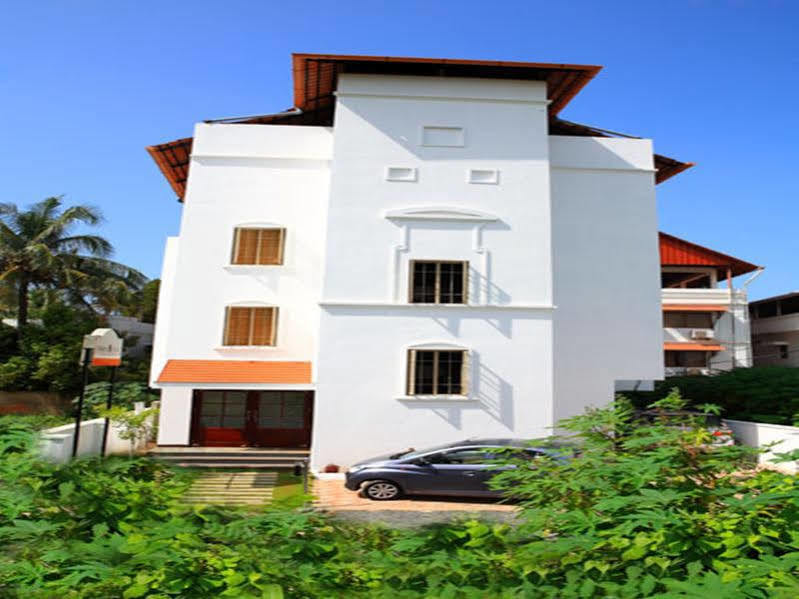 Abad Pepper Route Hotel Kochi Bagian luar foto